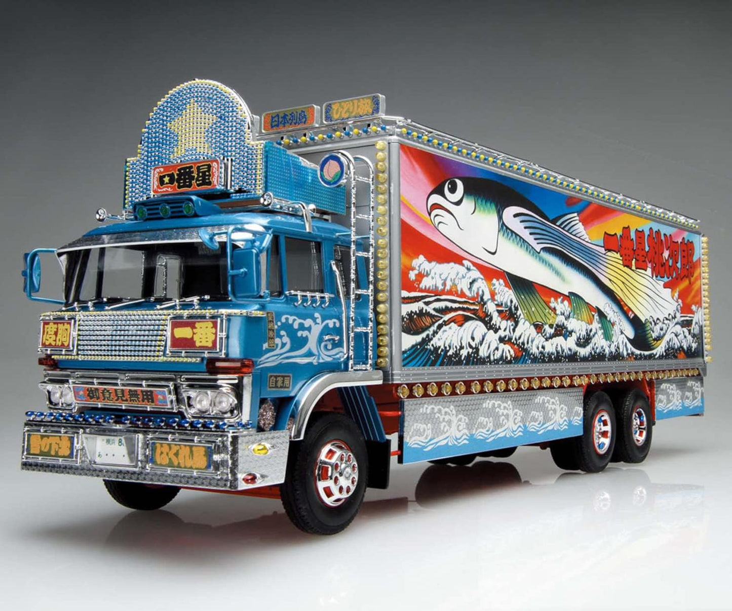 Aoshima Truck Yaro: Ichiban-boshi Neppu 5000 Kilo 1:32 Scale Model Kit