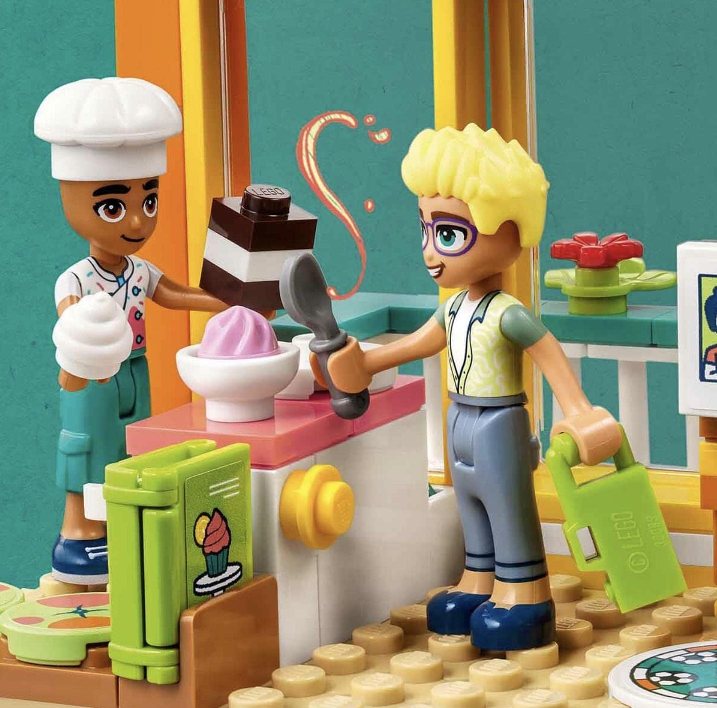 LEGO Friends Leo Room 41754 Toy Blocks, Present, Pretend Play, Home, Girls, Ages 6 and Up