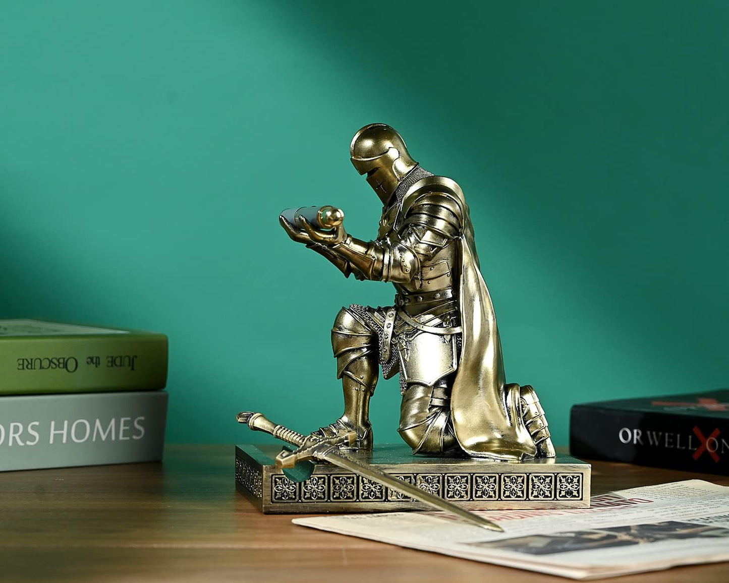 HDMbigmi King's Guard Leader Cloak Warrior Knight Pen Holder Mobile Phone Stand, Ornament Knight Statue, Pen Stand Paperweight with a Metal Sword Letter Opener for Office and Home (Bronze)