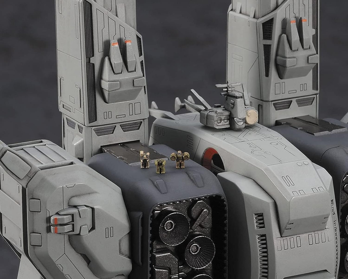 Hasegawa 1/4000 SDF-1 Macross Ship The Forced Attack Type Theater Edition Plastic Model.