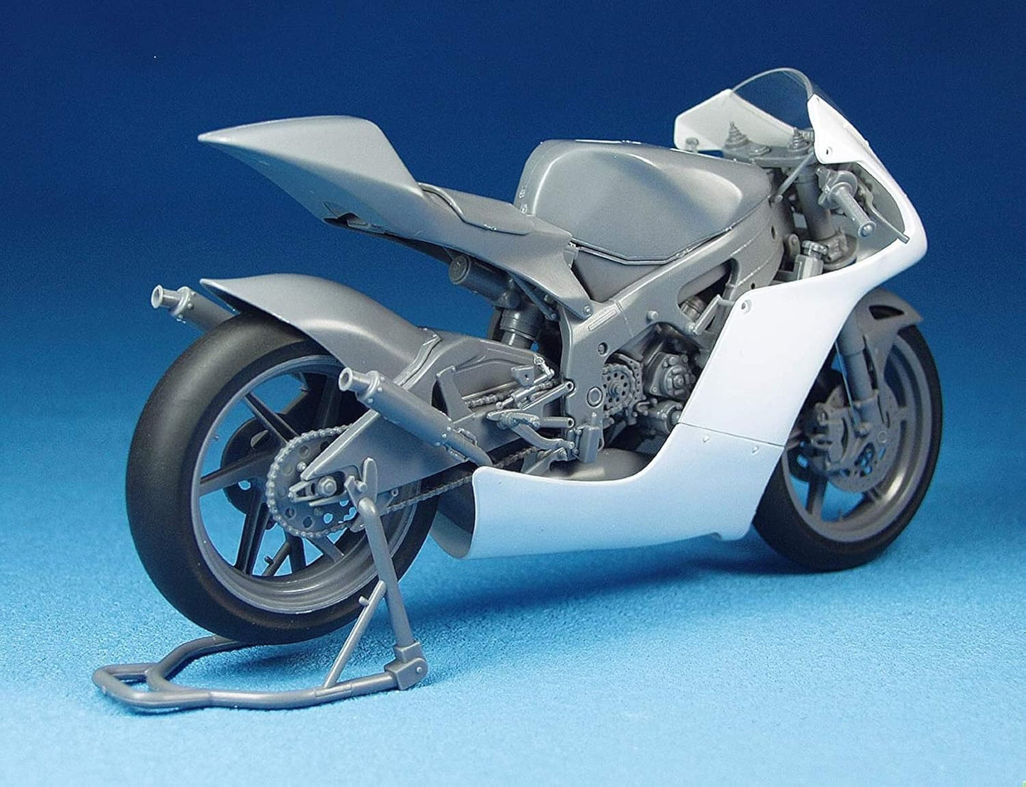 Hasegawa 1:12 Scale Scot Racing Team Honda RS250RW Model Kit