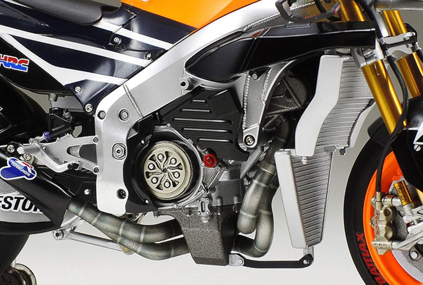 Tamiya 14130 1/12 Repsol Honda RC213V '14 Motorcycle Plastic Model Kit