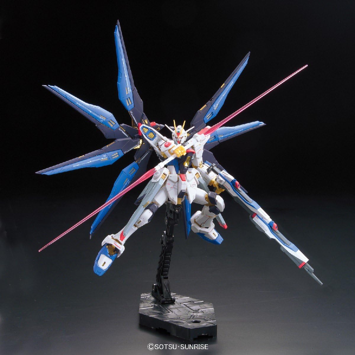 Bandai Hobby - Gundam SEED Destiny - #14 RG Strike Freedom, Bandai Spirits 1/144 Model Kit