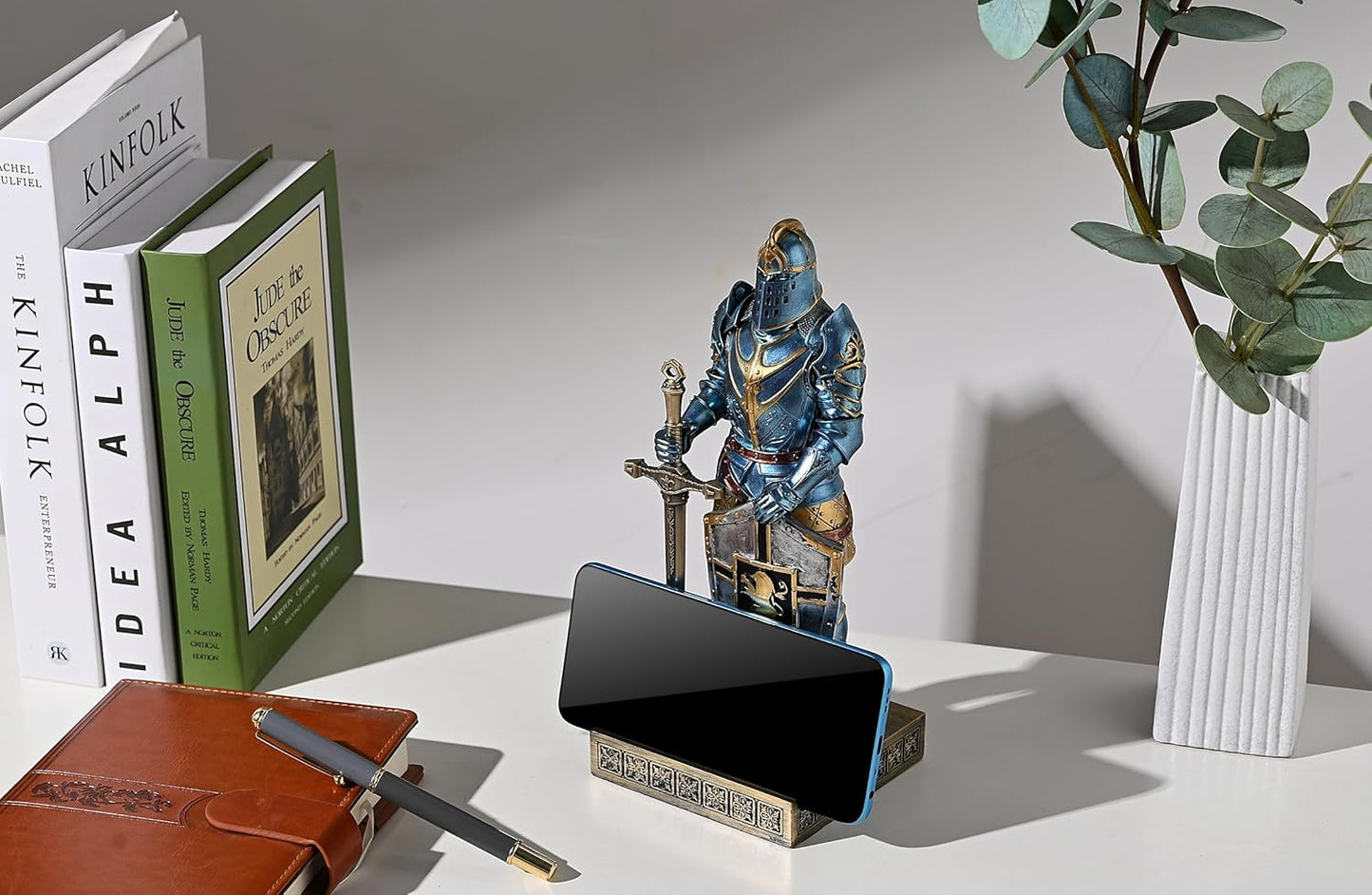 HDMbigmi King's Guard Ornament Knight Statue for Desk, Desktop Accessories Pen Holder Pen Stand Paperweight for Office and Home (Blue)