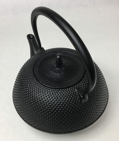 TONAMI store Nambu ironware flat Arale for IH (black) 1.5L 99-11 (Japan import / The package and the manual are written in Japanese)