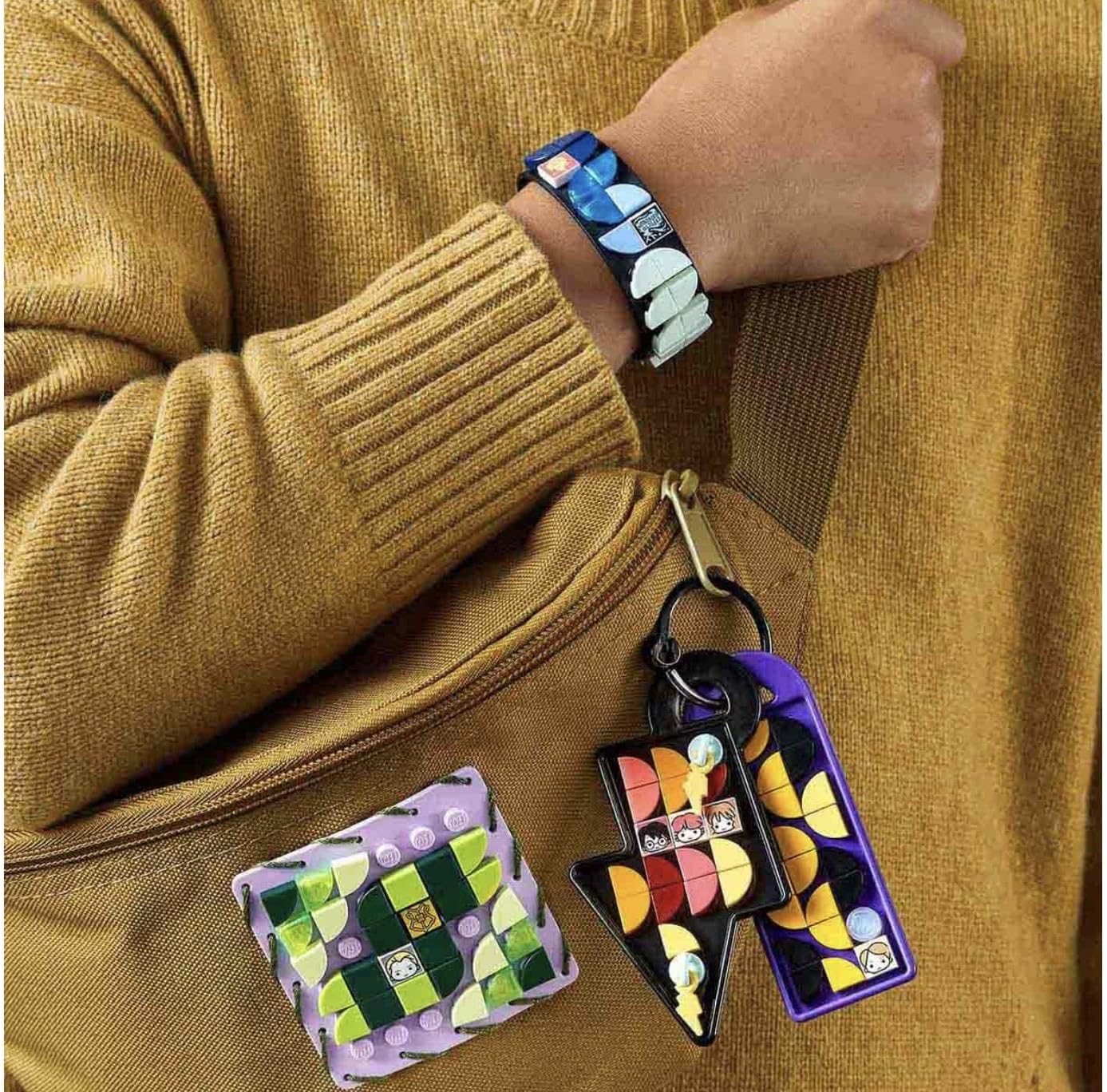 LEGO 41808 DOTS Hogwarts Accessory Set, Harry Potter Toy Jewellery Set with Bracelet, Keychain and Patch, DIY Craft Set for Children
