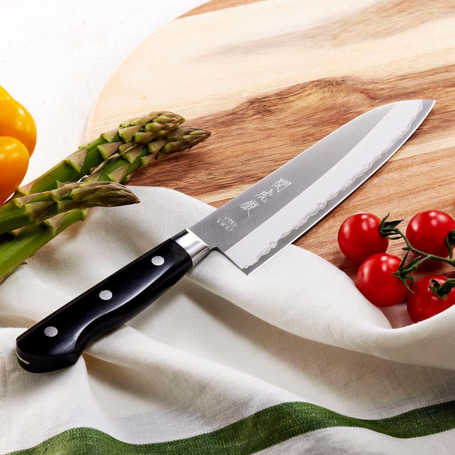 Yasuda Hamono YG300 Kotetsu Seki Gold No. 10 Tsubatsuki Santoku Knife 7.1 inches (180 mm)