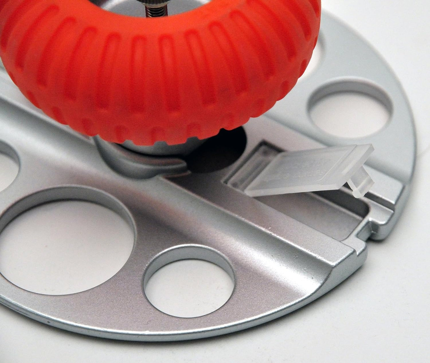 NT Cutter Aluminum Die-Cast Body Heavy-Duty Circle Cutter, 1-3/16 Inches 10-1/4 Inches Diameter, 1 Cutter (C-3000GP)