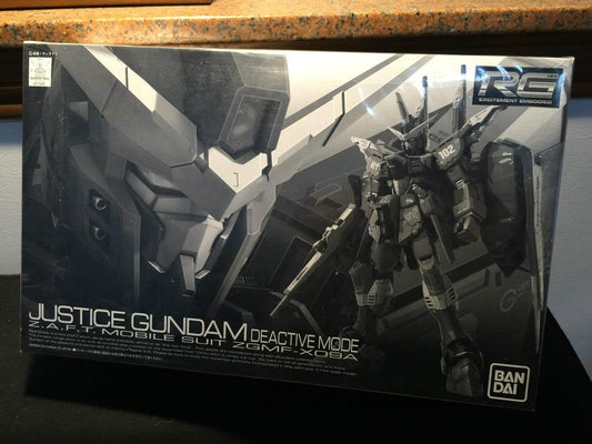 Gundam SEED RG 1/144 ZGMF-X09A Justice Gundam De-Active Mode