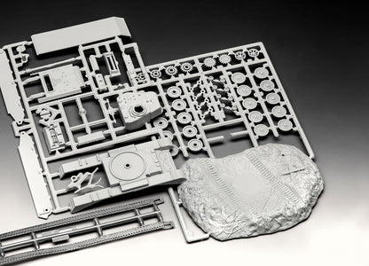Revell RV03323 M24 Chaffee Plastic Model kit, Unpainted