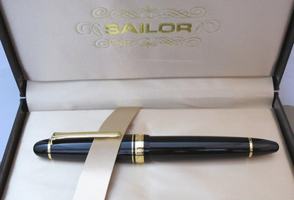 Sailor Pen King ST profit in character 11-6001-420 Medium Nib side view