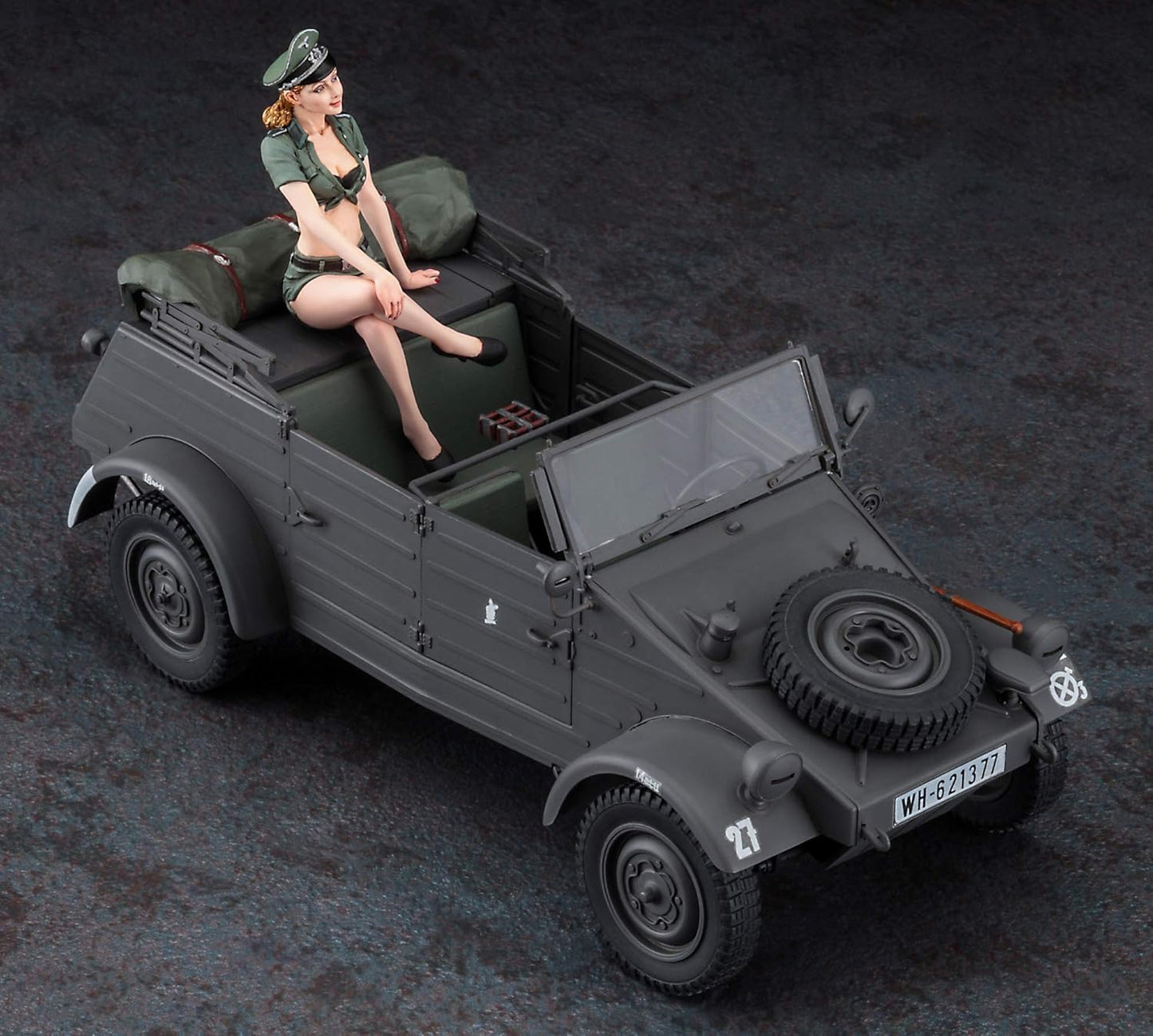 Hasegawa SP453 1/24 Pkw.K1 Cubelwagen Type 82 w/Blonde Girls Figure Plastic Model