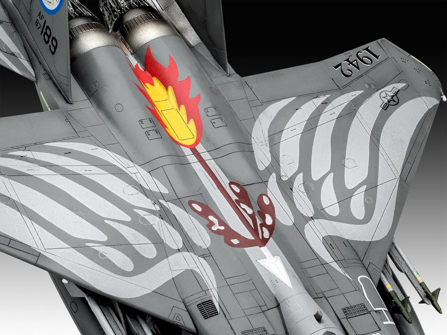 Revell 03841 F-15 Eagle Model Kit 1:72 Scale, Unvarnished