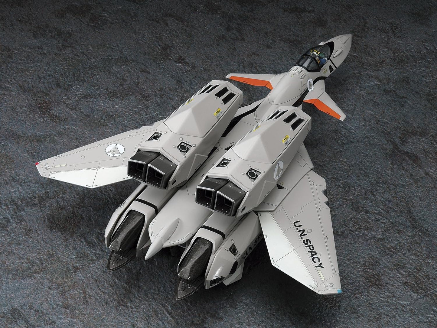 Hasegawa Macross Plus VF-11B Super Thunderbolt 1/72 Scale Plastic Model 23