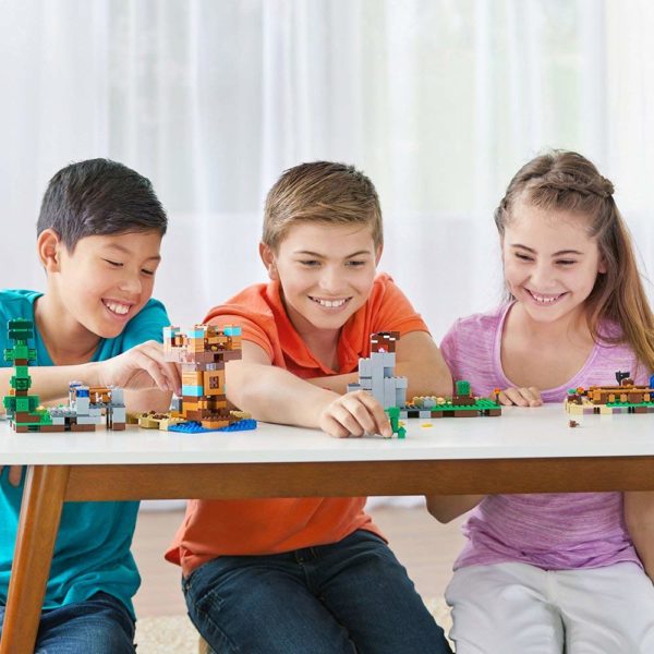 LEGO Minecraft The Crafting Box 2.0 21135 Building Kit (717 Piece) - Image 4