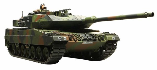 Tamiya 1/35 Military Miniature Series No. 271 German Federal Army Leading Tank Leopard 2 A6 Plastic Model 35271