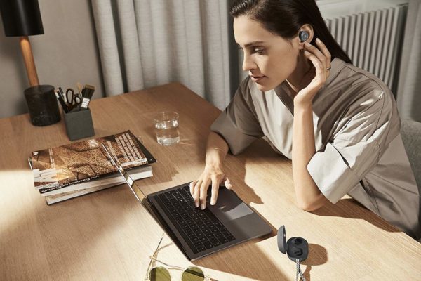 Bang & Olufsen Beoplay E8 Premium Truly Wireless Bluetooth Earphones - Charcoal Sand - Image 5