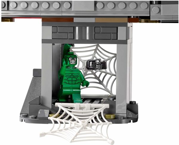 LEGO Super Heroes Spider-Man: The Great Battle on Web / Warriors Bridge 76057 - Image 7