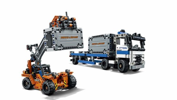 LEGO Technique Container Truck and Loader 42062 - Image 3