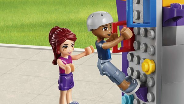 LEGO Heartlake Sports Center - Image 4
